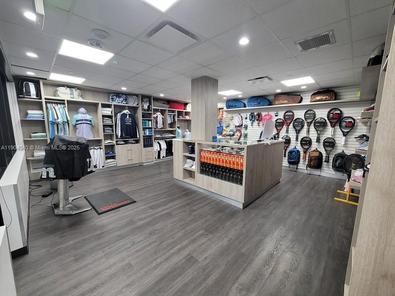 2000 ISL BLVD WILLIAMS IS - Residential Lease