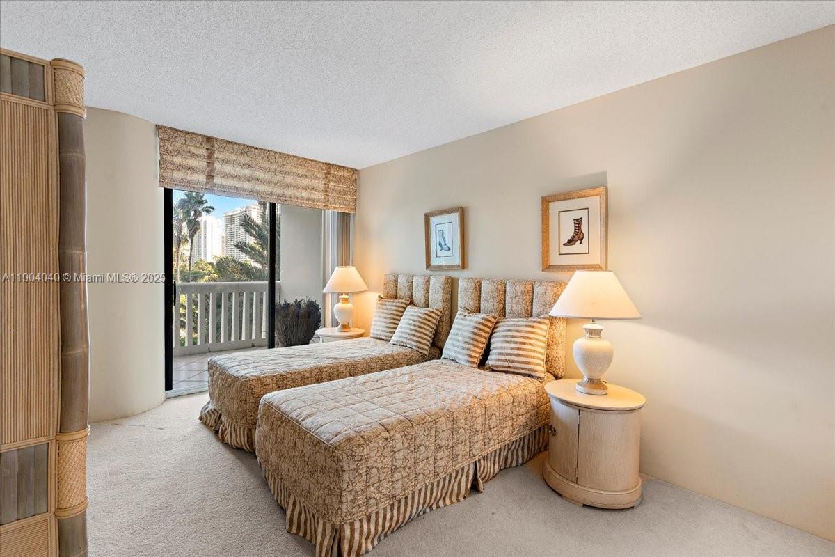 2000 ISL BLVD WILLIAMS IS - Residential Lease