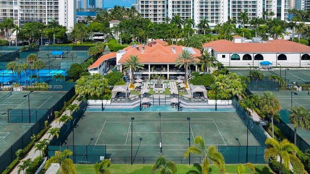 Photo of 2000 Island Blvd #609, Aventura, FL 33160 (MLS # A11904040)