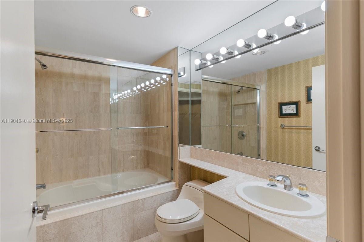 2000 ISL BLVD WILLIAMS IS - Residential Lease