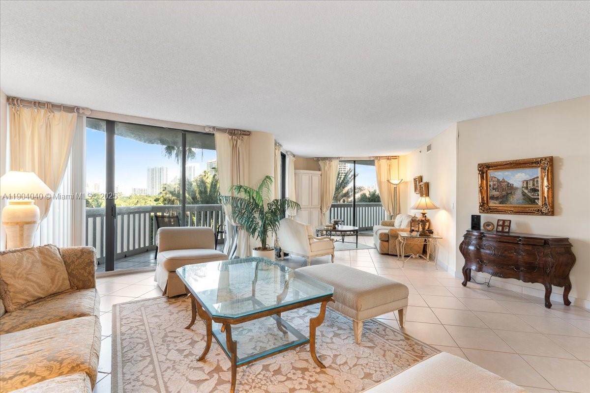 2000 ISL BLVD WILLIAMS IS - Residential Lease