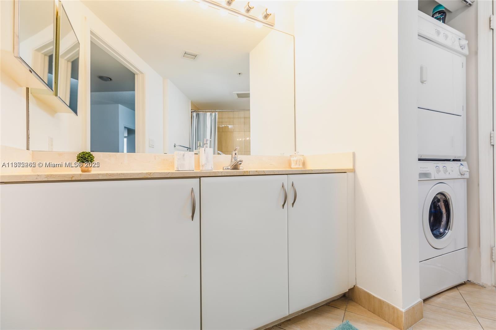 OPERA TOWER CONDO - Residential