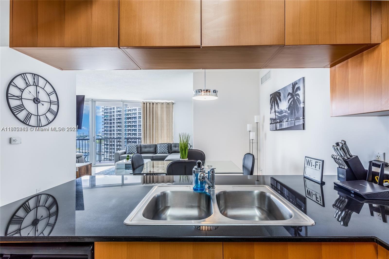 1750 N Bayshore Dr 2402