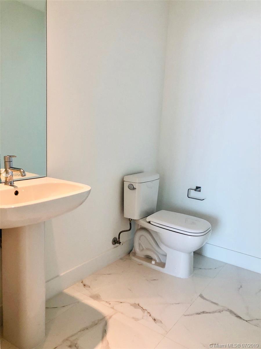 BISCAYNE BEACH CONDO - Residential Lease