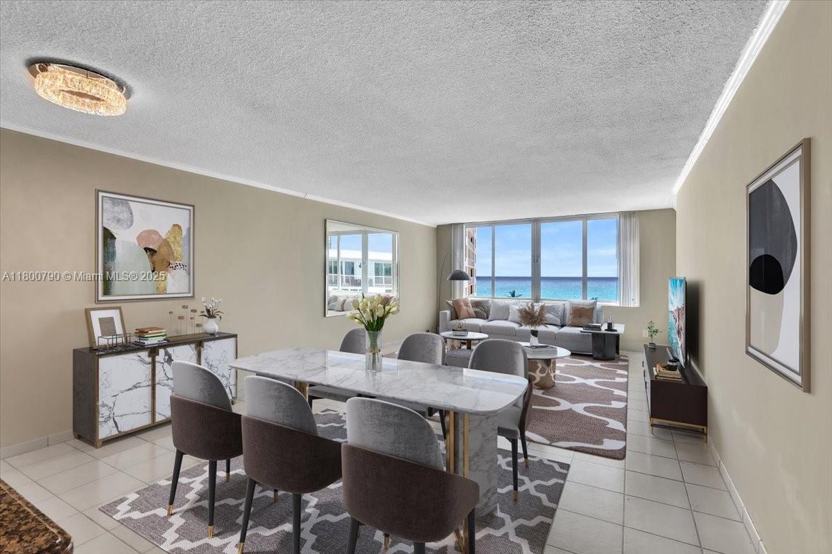 THE CARRIAGE HOUSE CONDO - Residential