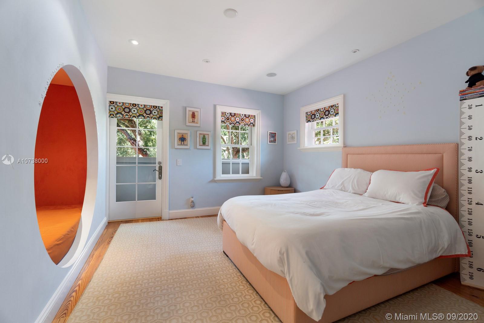 SNAPPER CREEK LAKES SUB - Residential