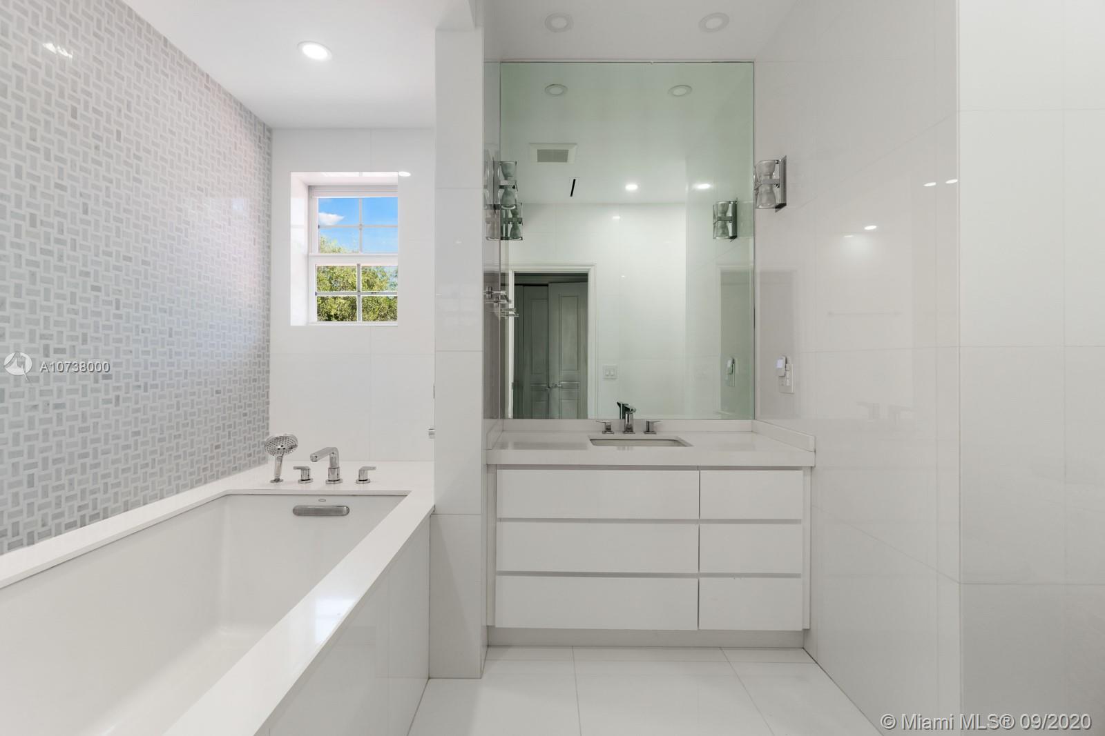 SNAPPER CREEK LAKES SUB - Residential