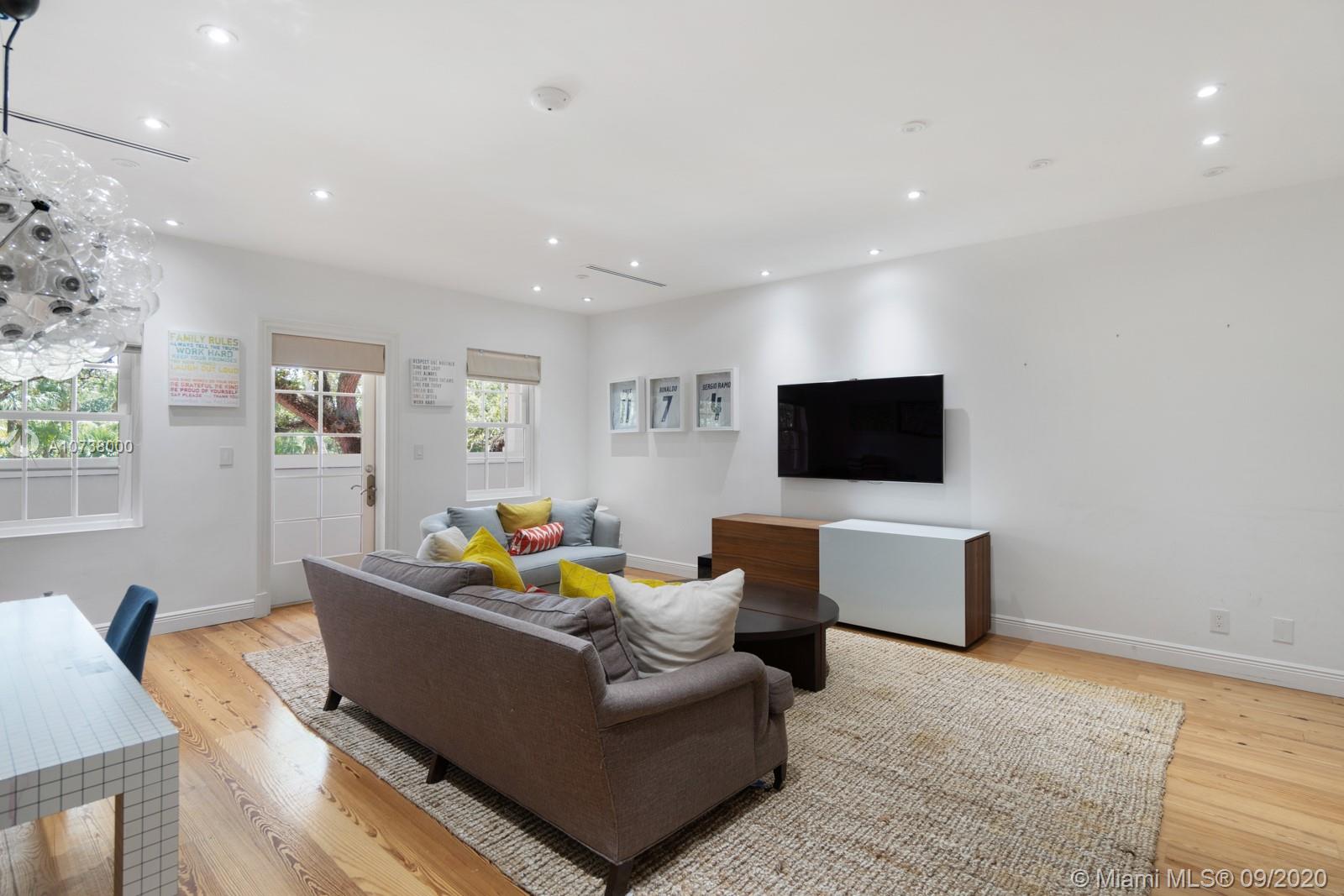 SNAPPER CREEK LAKES SUB - Residential