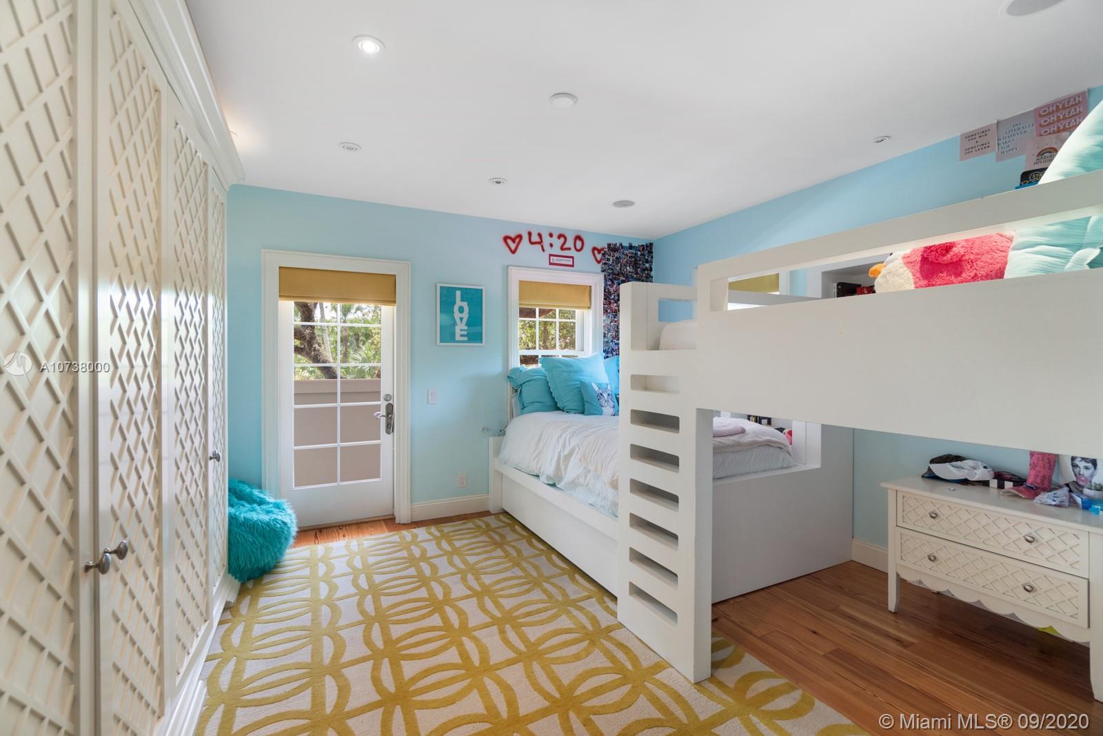 SNAPPER CREEK LAKES SUB - Residential