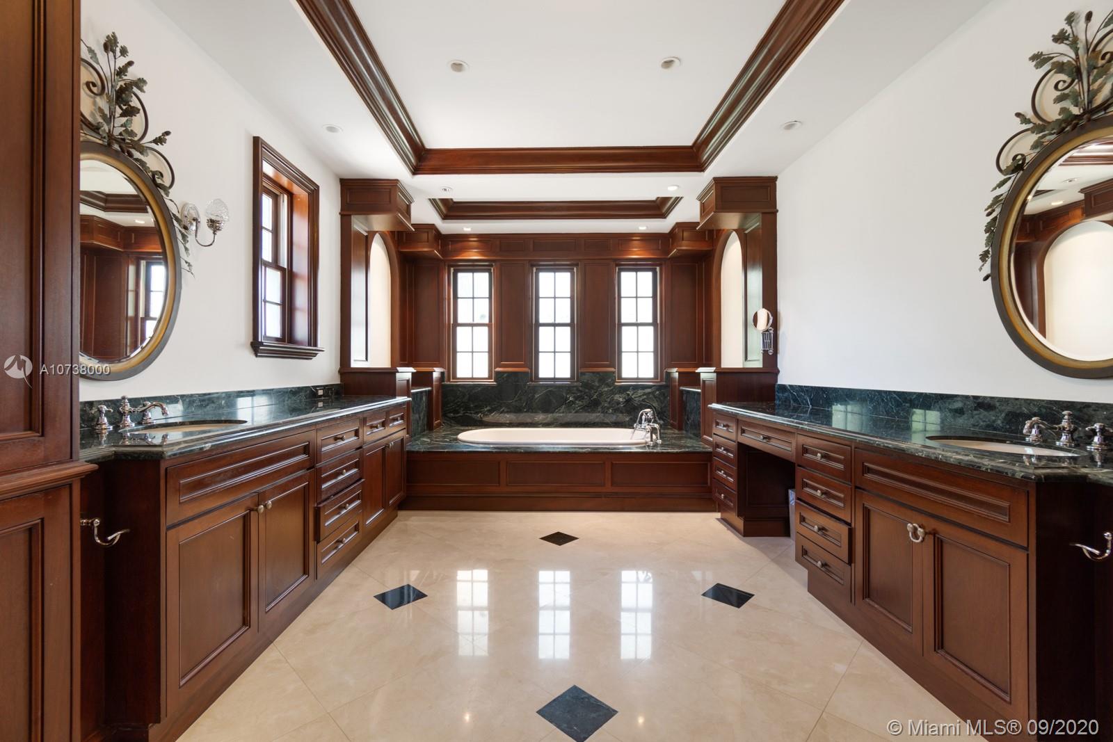 SNAPPER CREEK LAKES SUB - Residential