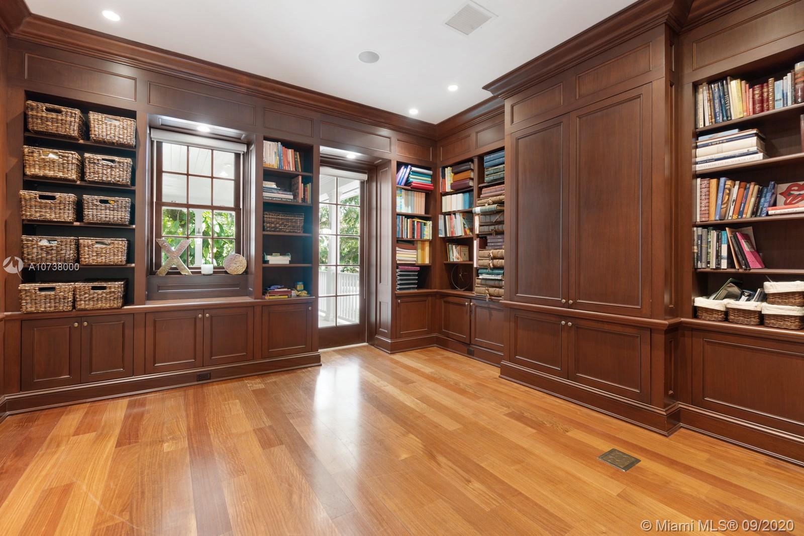 SNAPPER CREEK LAKES SUB - Residential