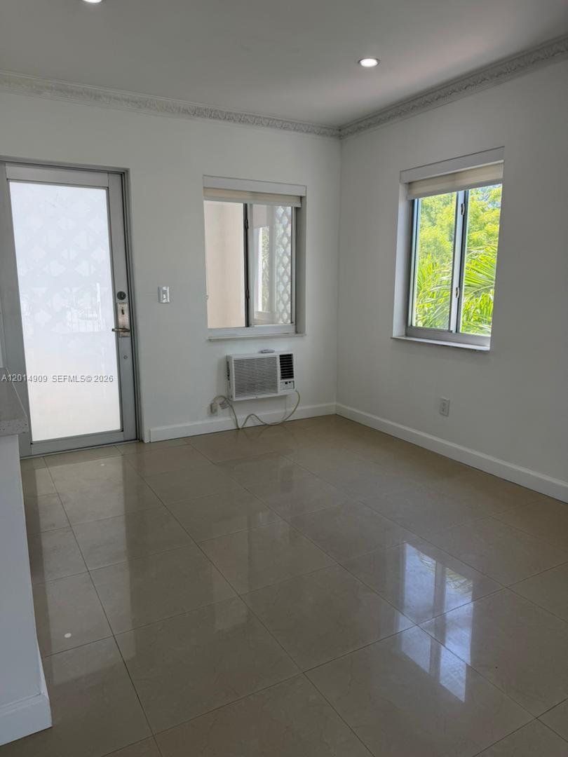 641 Espanola Way 14