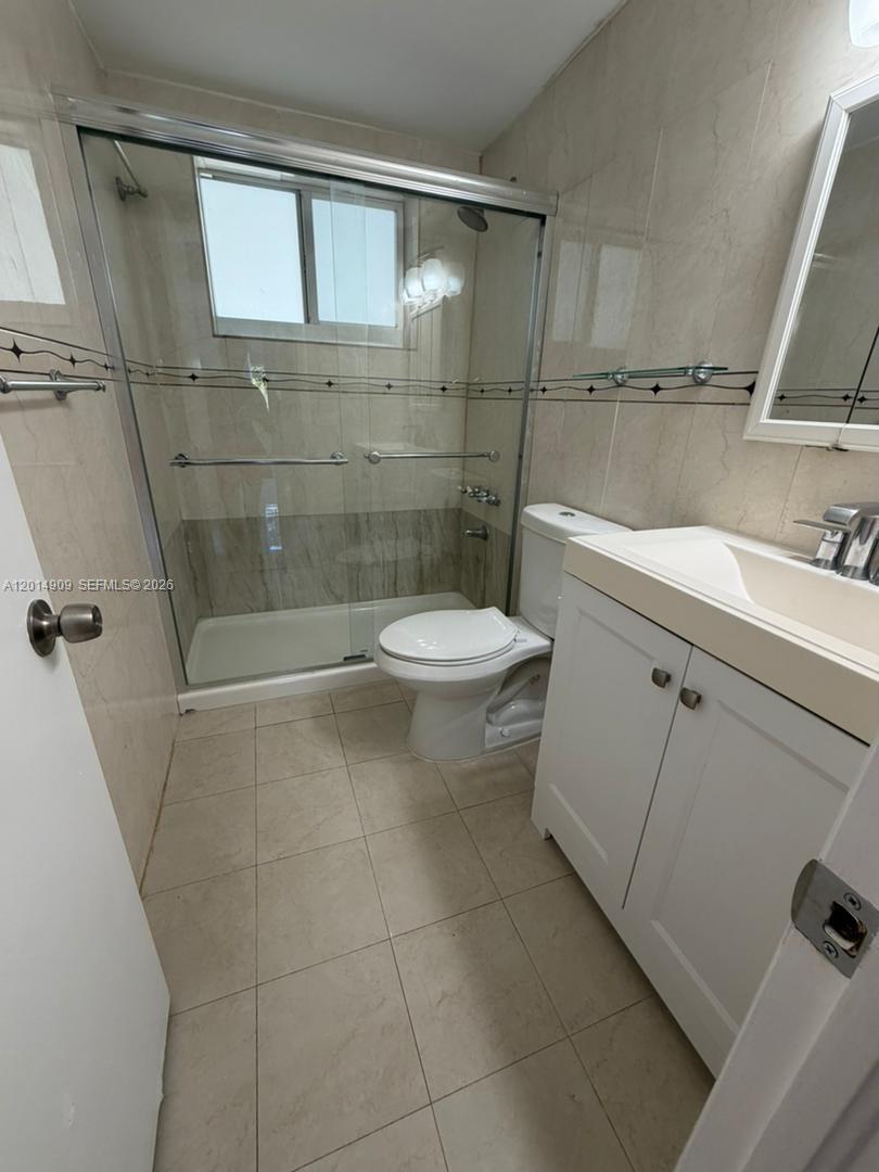 641 ESPANOLA WAY INC COND - Residential Lease