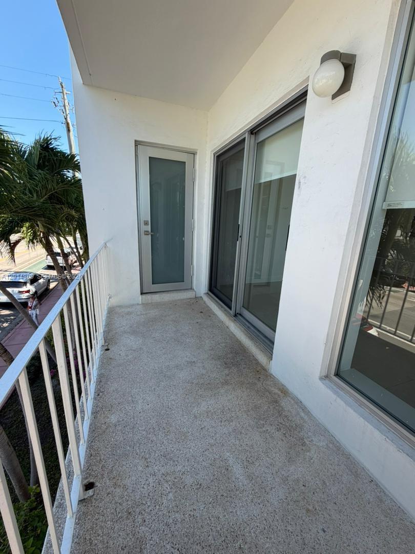 641 ESPANOLA WAY INC COND - Residential Lease