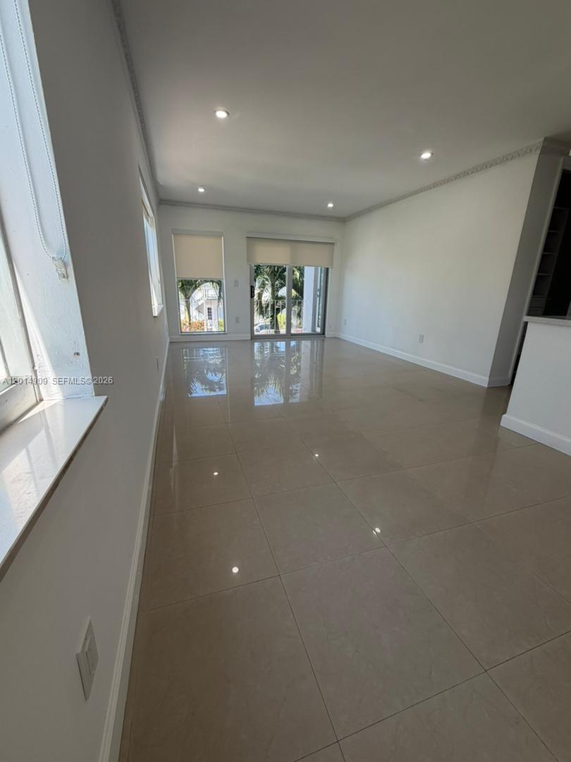 641 Espanola Way 14