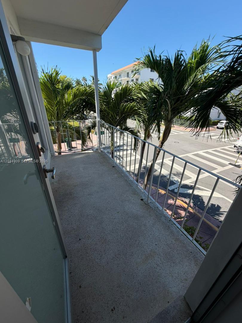 641 ESPANOLA WAY INC COND - Residential Lease