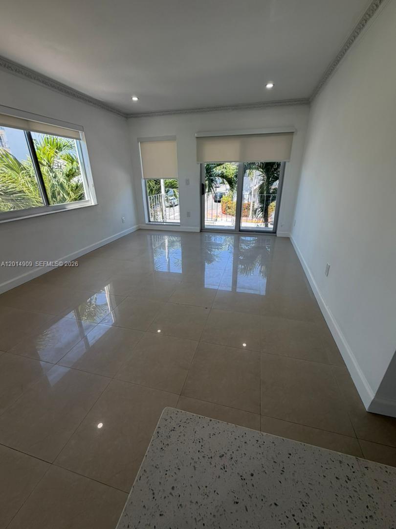 641 Espanola Way 14
