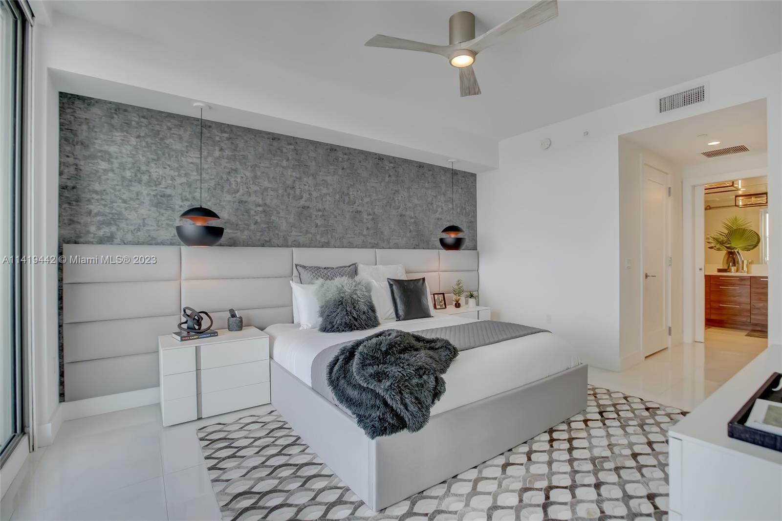100 LAS OLAS CONDO - Residential