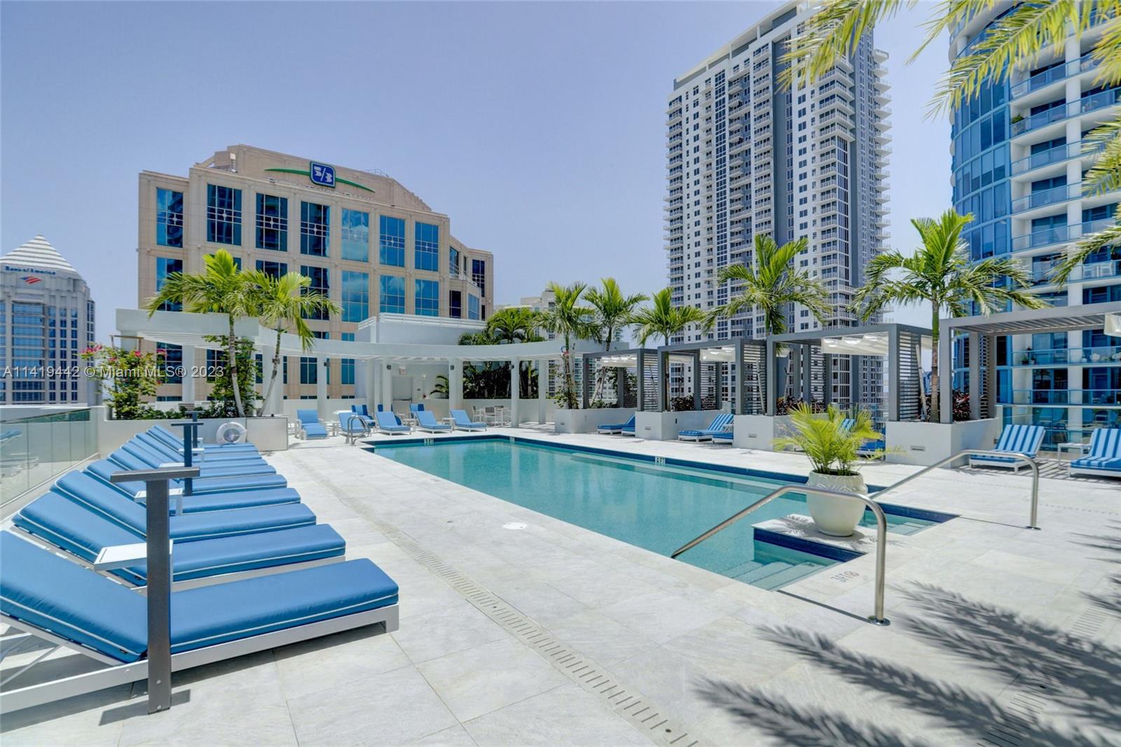 100 LAS OLAS CONDO - Residential