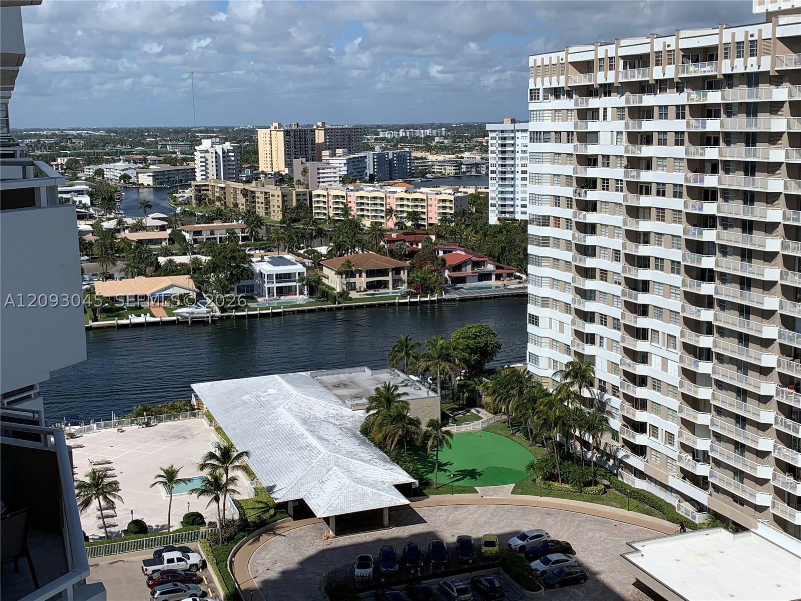 1985 S Ocean Dr 17M