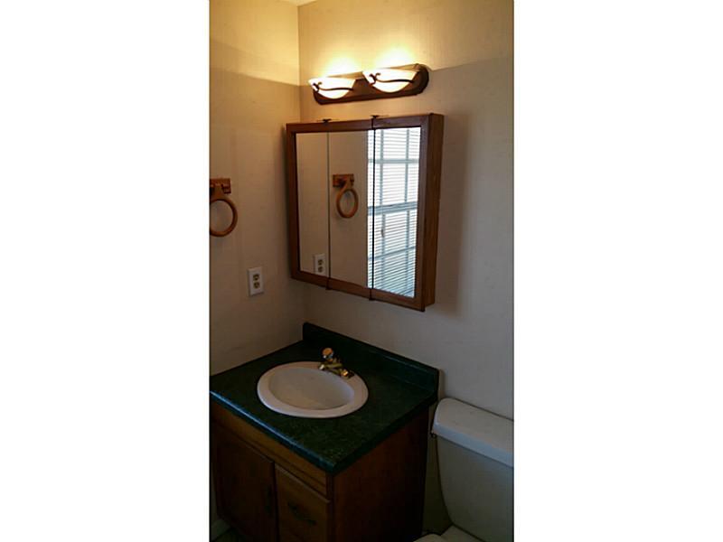 WINSTON PARK UNIT 4 - Residential Lease