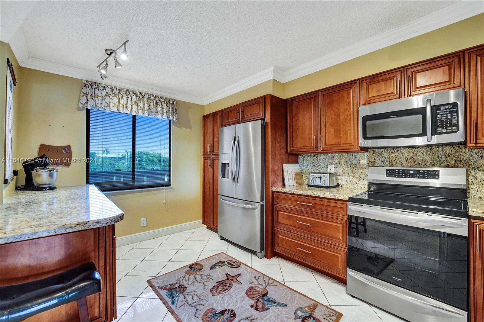 CYPRESS BEND CONDOMINIUM - Residential