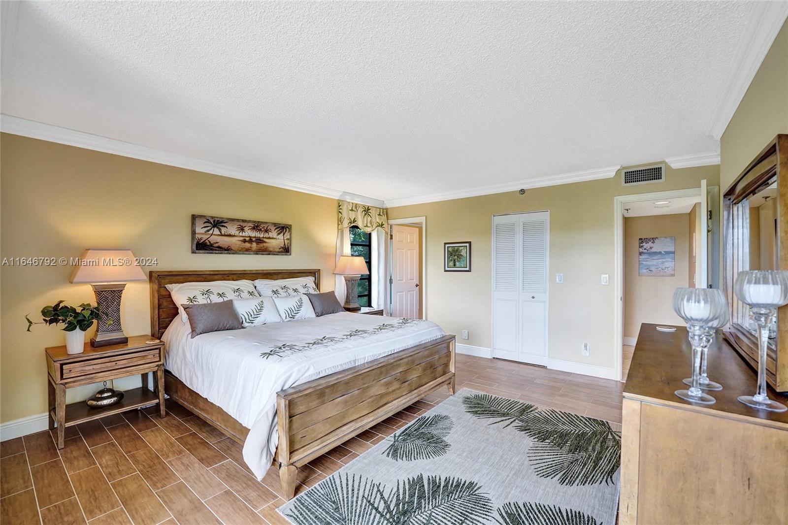 CYPRESS BEND CONDOMINIUM - Residential