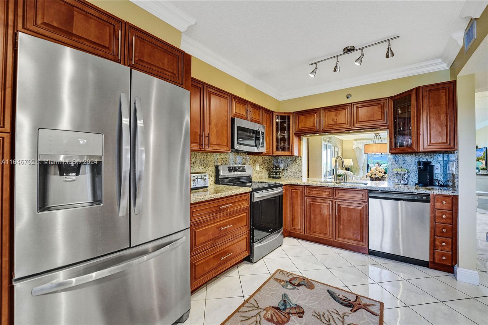 CYPRESS BEND CONDOMINIUM - Residential