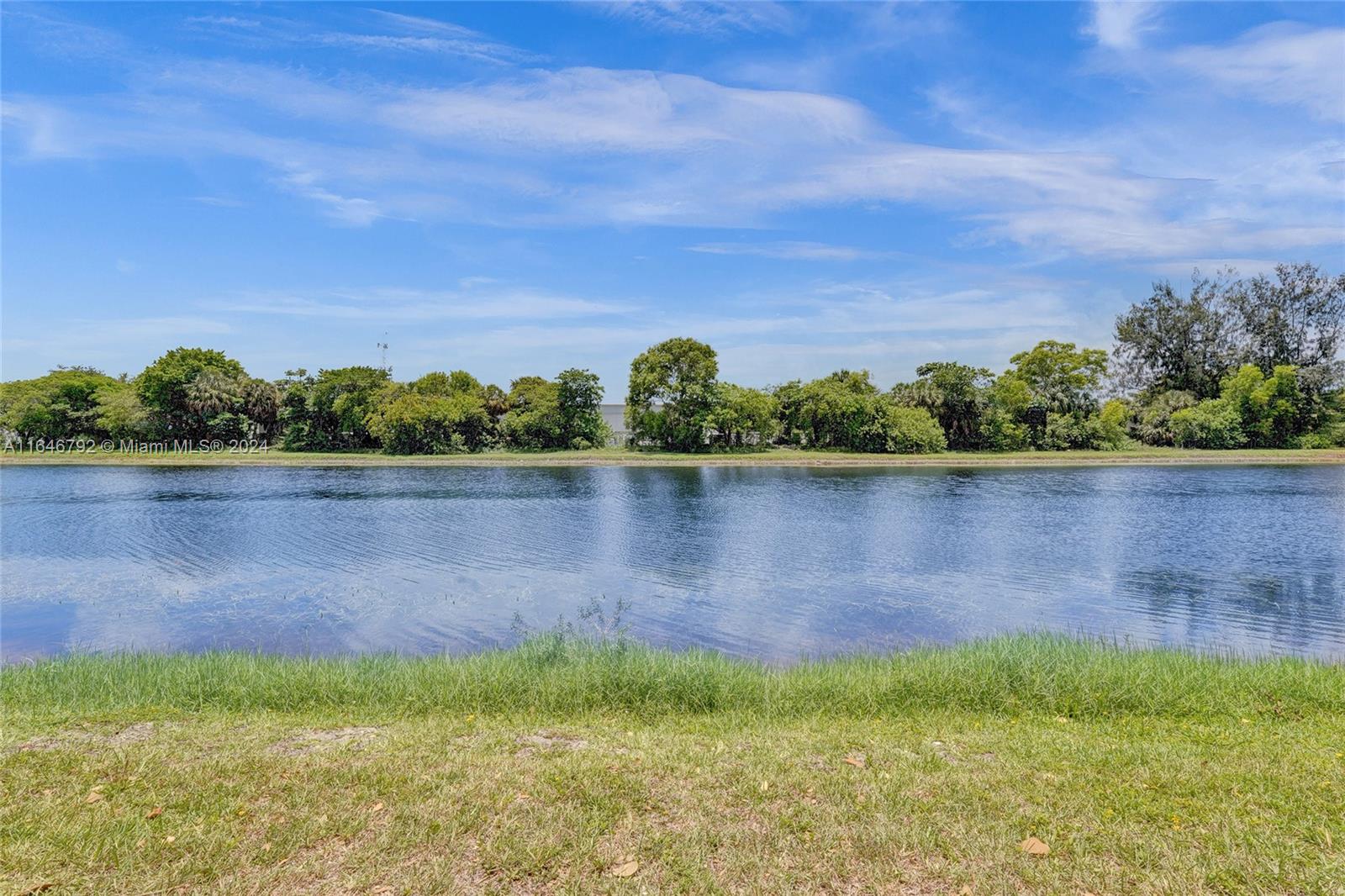 CYPRESS BEND CONDOMINIUM - Residential
