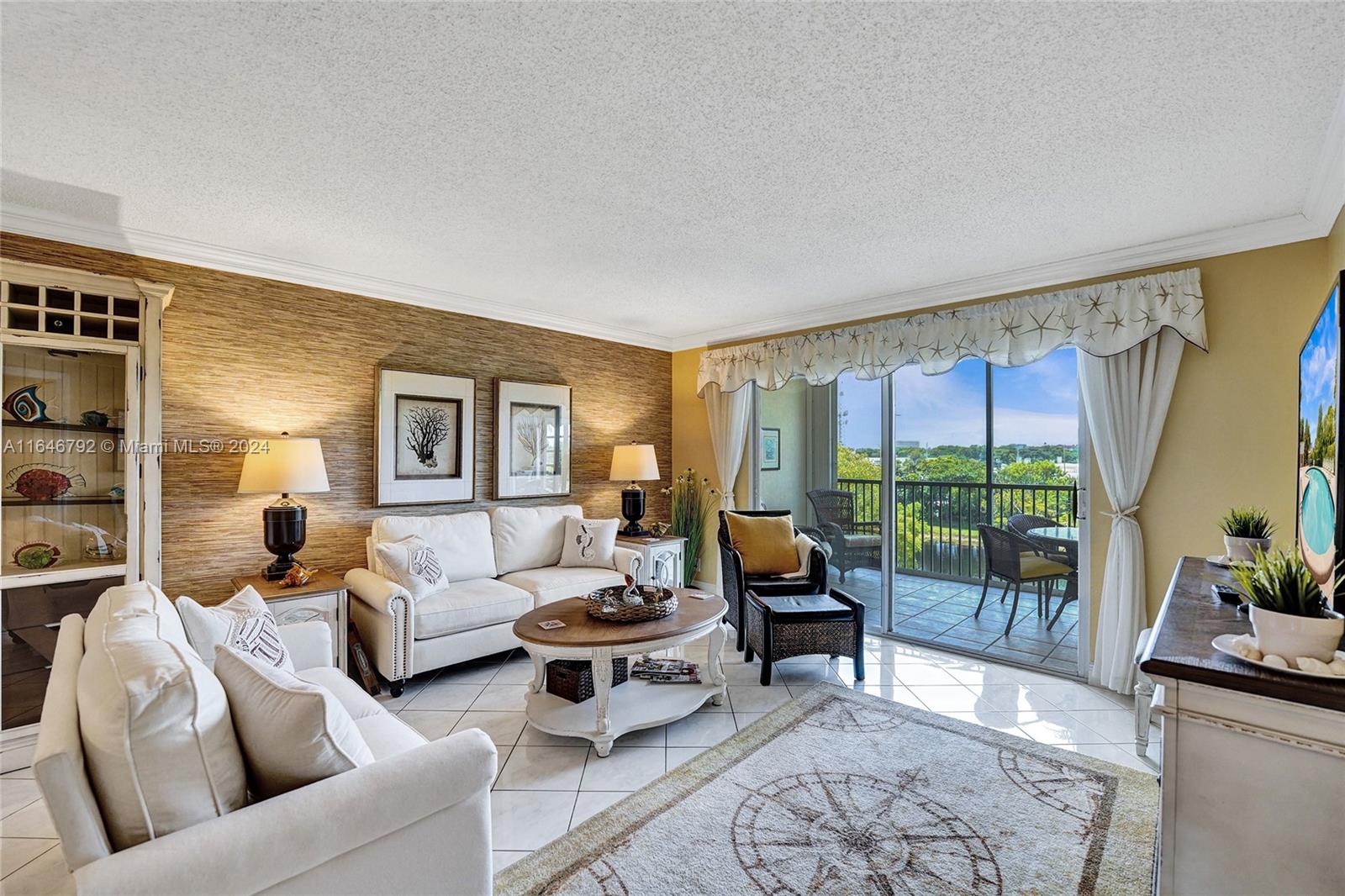 CYPRESS BEND CONDOMINIUM - Residential