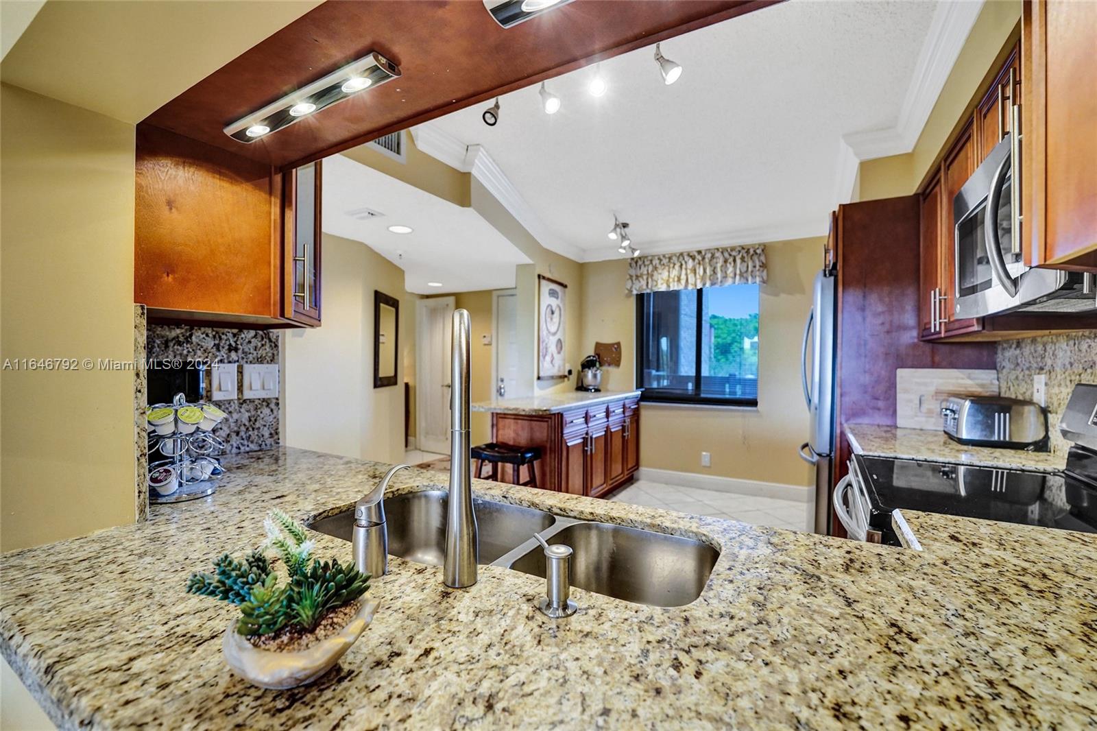 CYPRESS BEND CONDOMINIUM - Residential