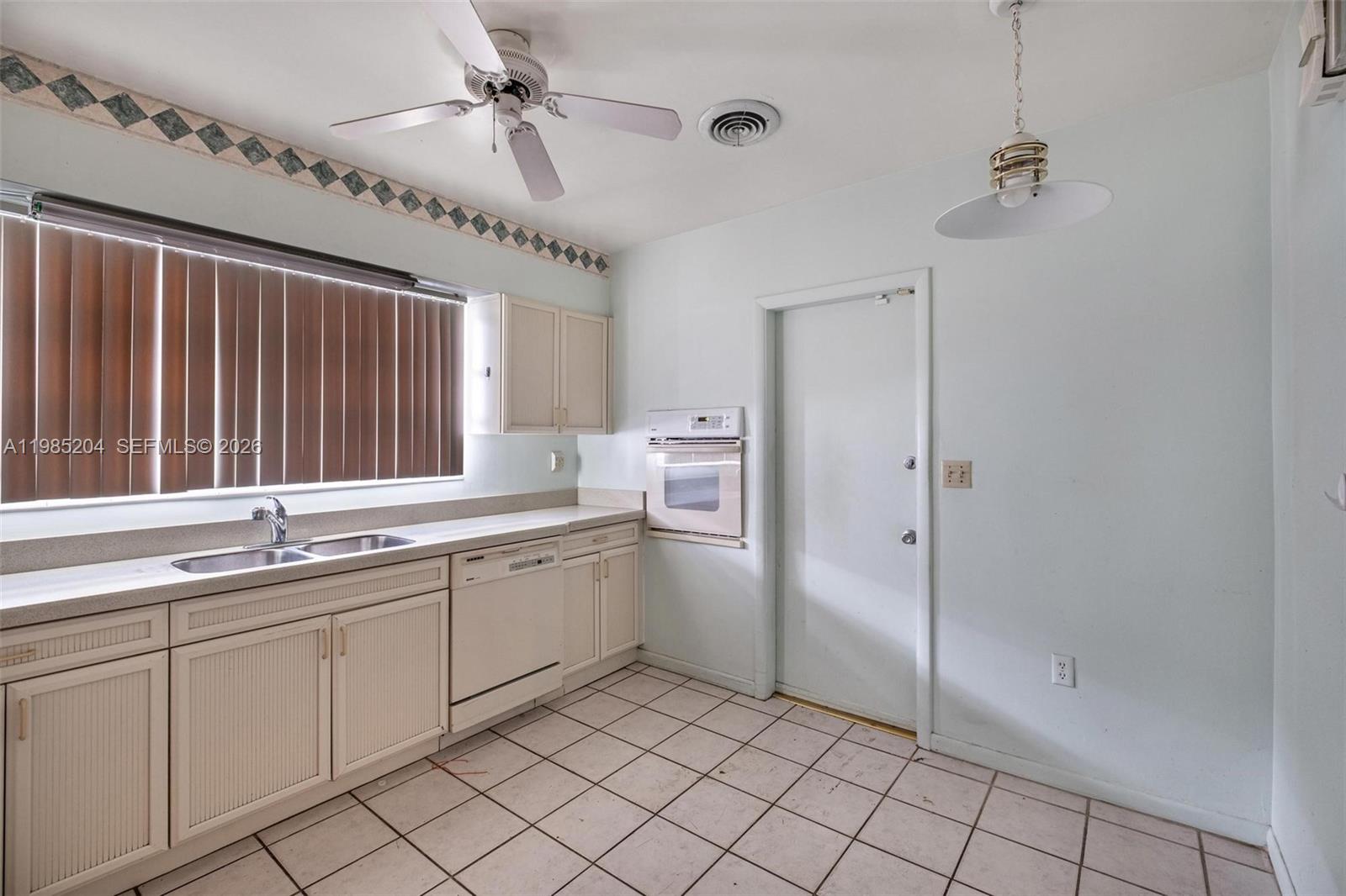 CORAL GABLES RIVIERA SEC - Residential