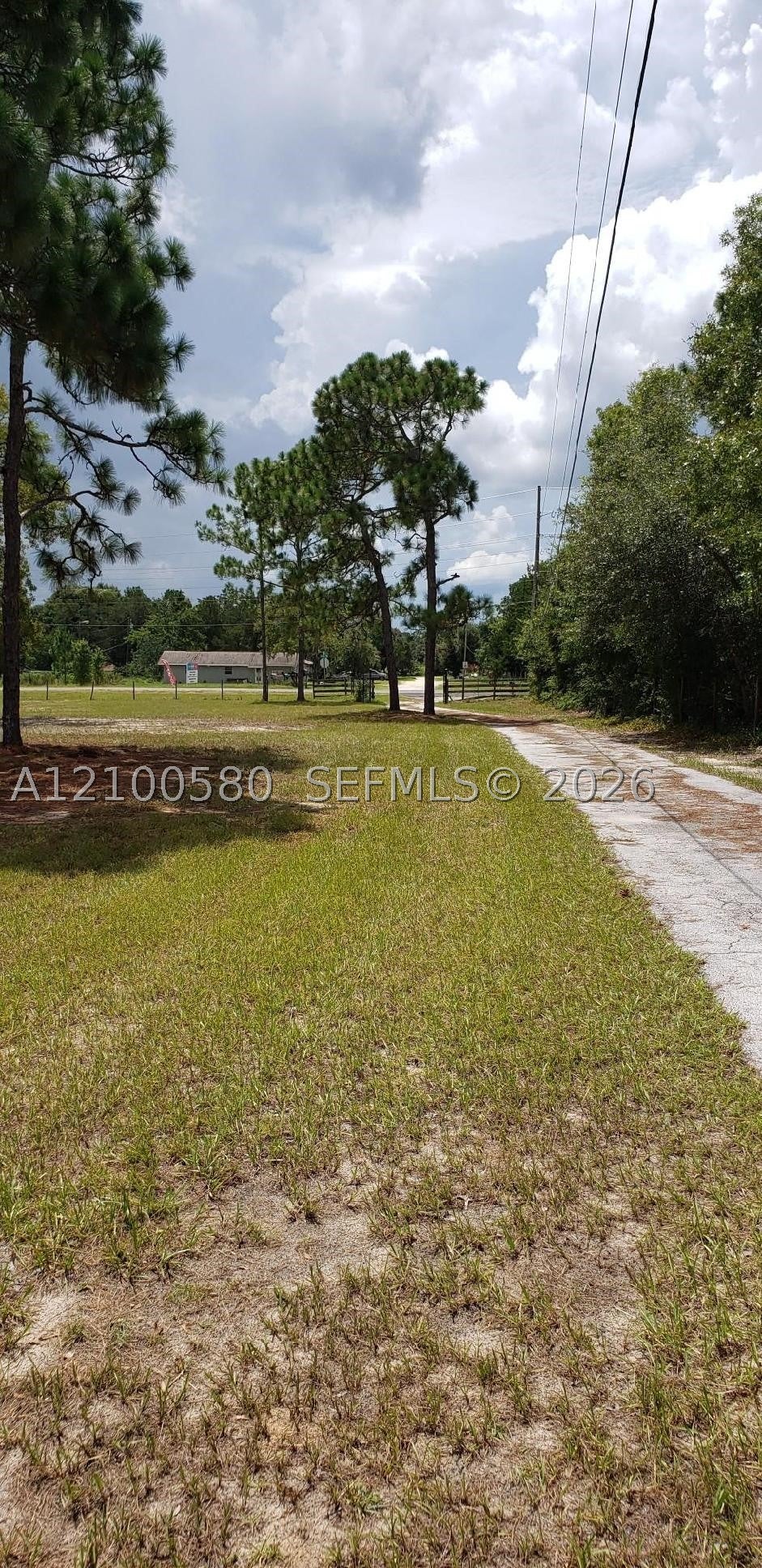 8049 E HIGHWAY 25