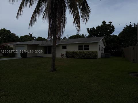 Photo of 3070 SE 1st Pl, Boynton Beach, FL 33435 (MLS # A12065712)