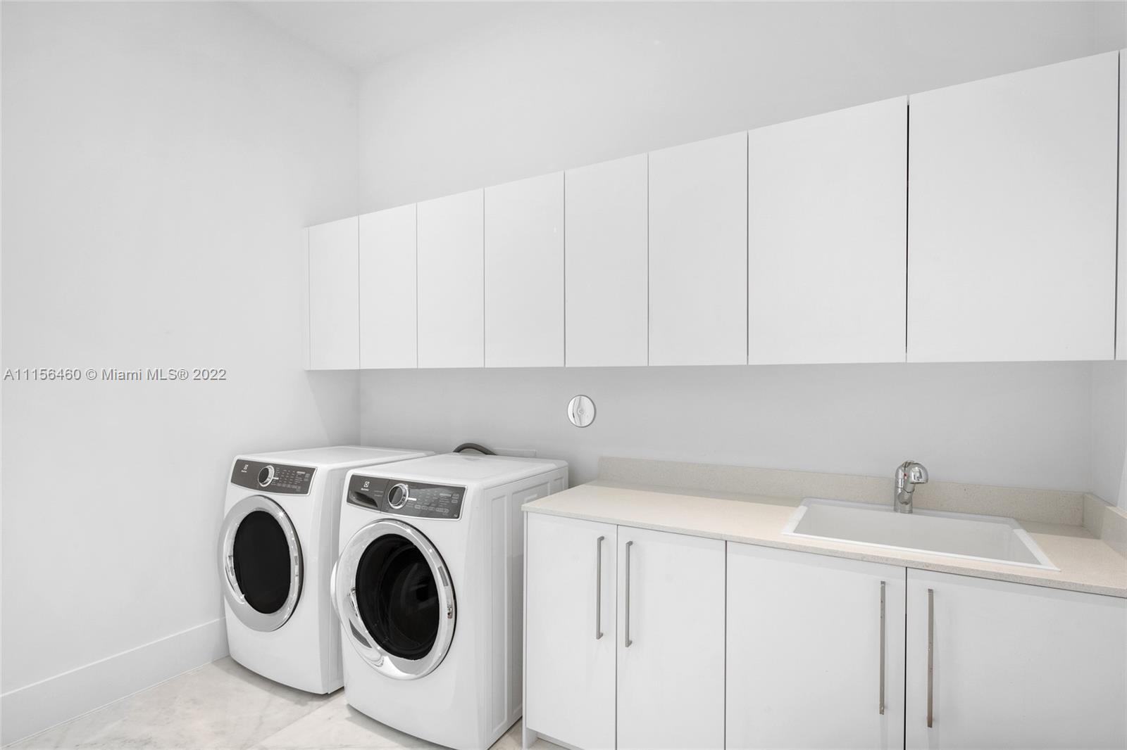 JADE SIGNATURE CONDO - Residential