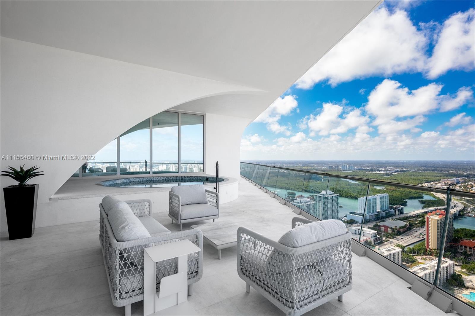 JADE SIGNATURE CONDO - Residential