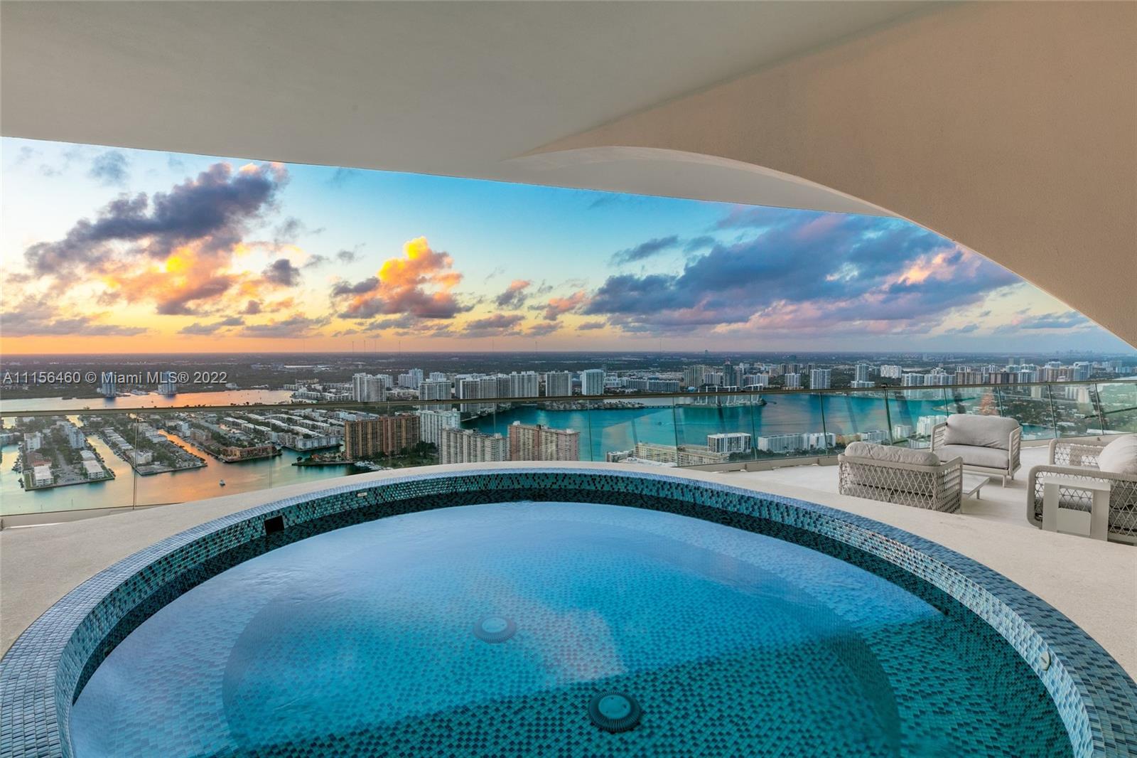 JADE SIGNATURE CONDO - Residential