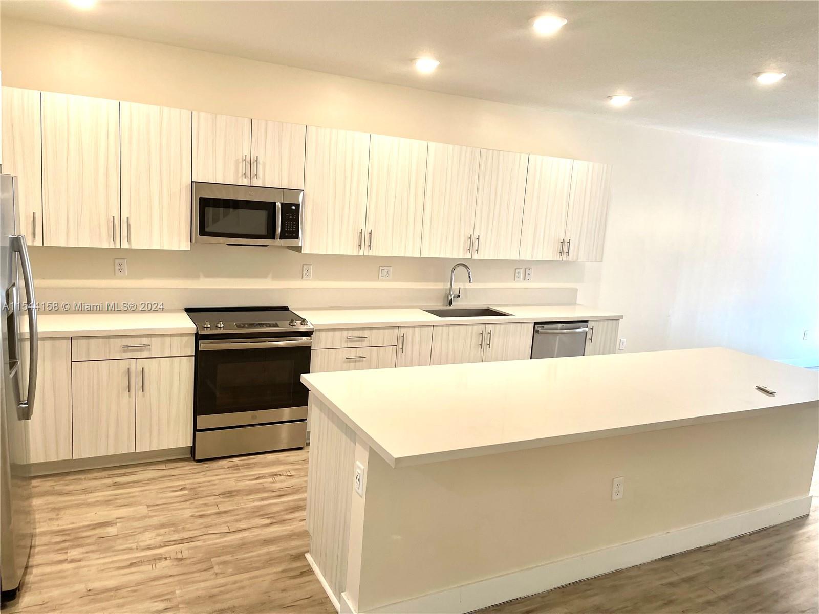 DUNNWOODY LAKE - Residential Lease