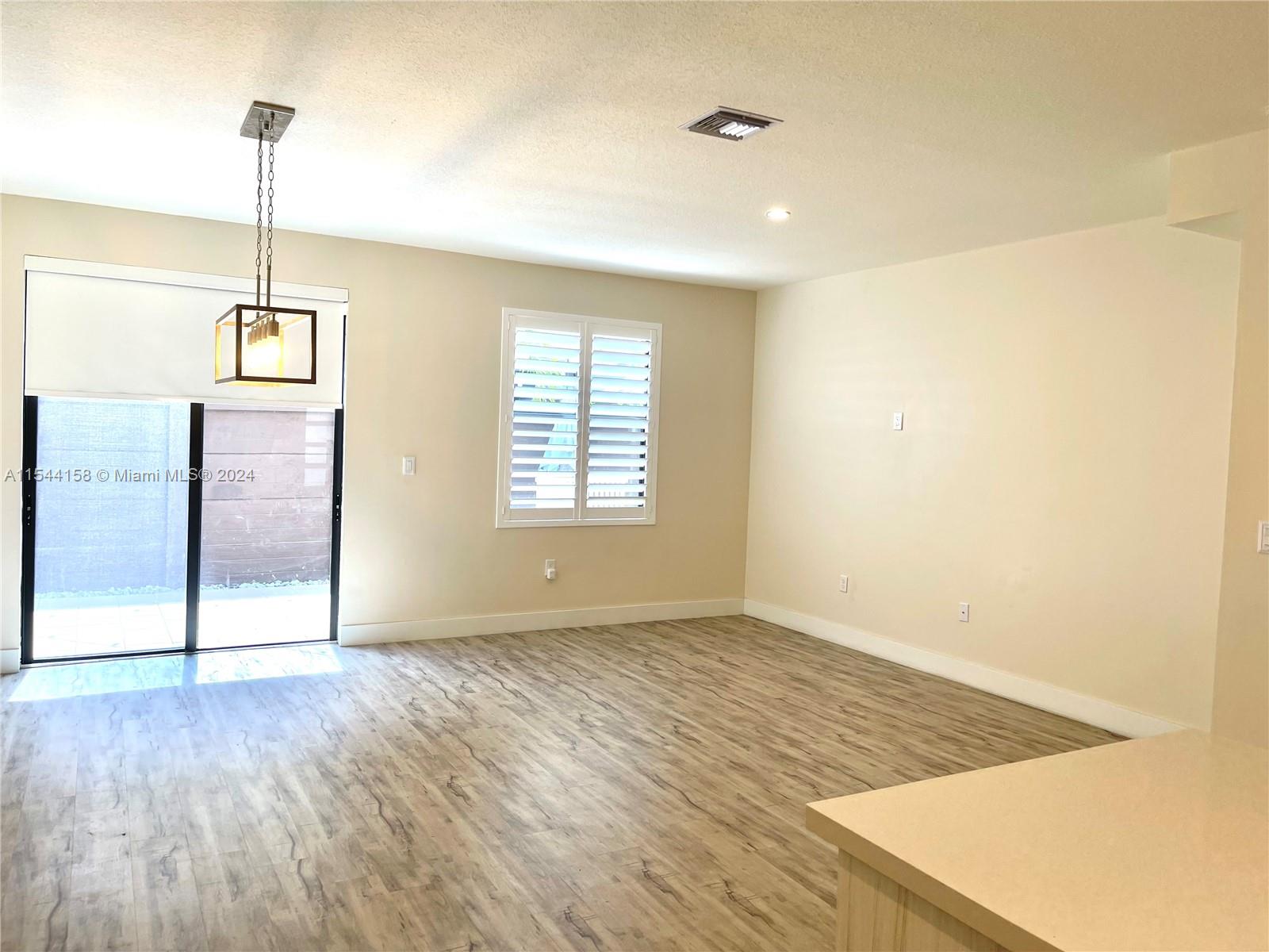 DUNNWOODY LAKE - Residential Lease