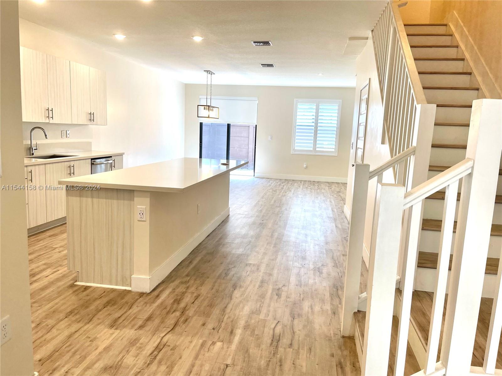 DUNNWOODY LAKE - Residential Lease