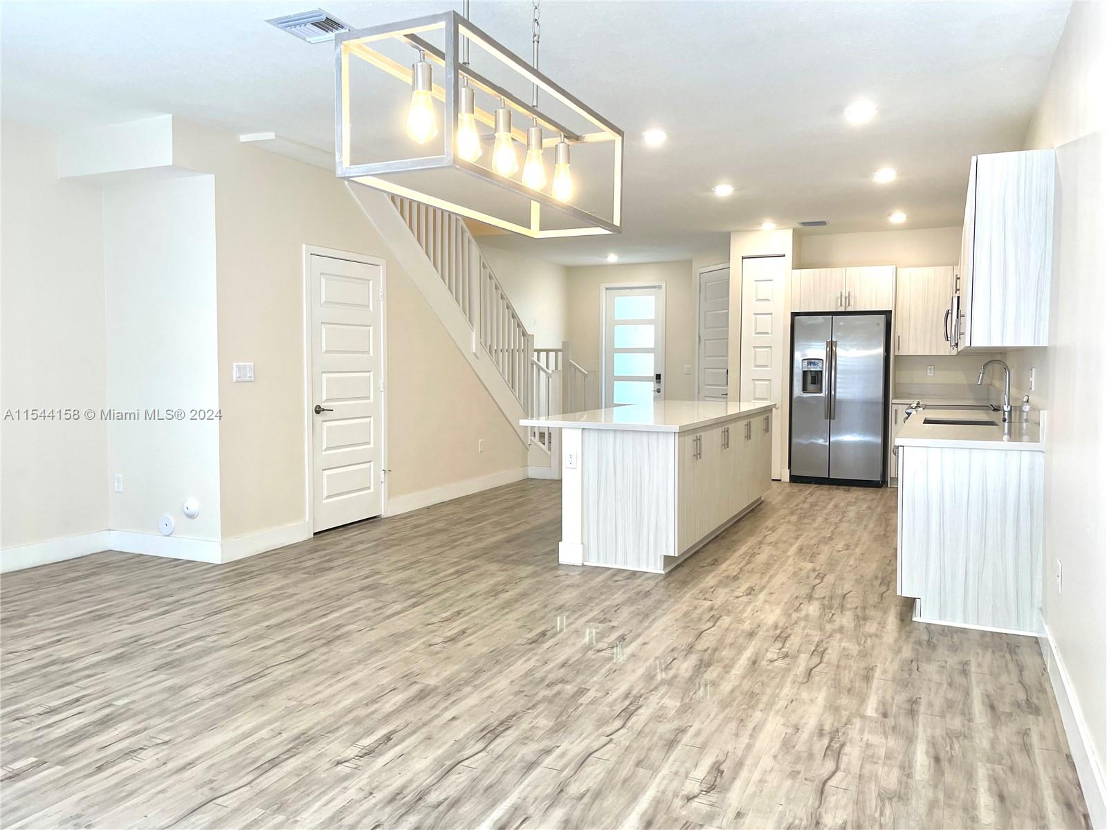 DUNNWOODY LAKE - Residential Lease