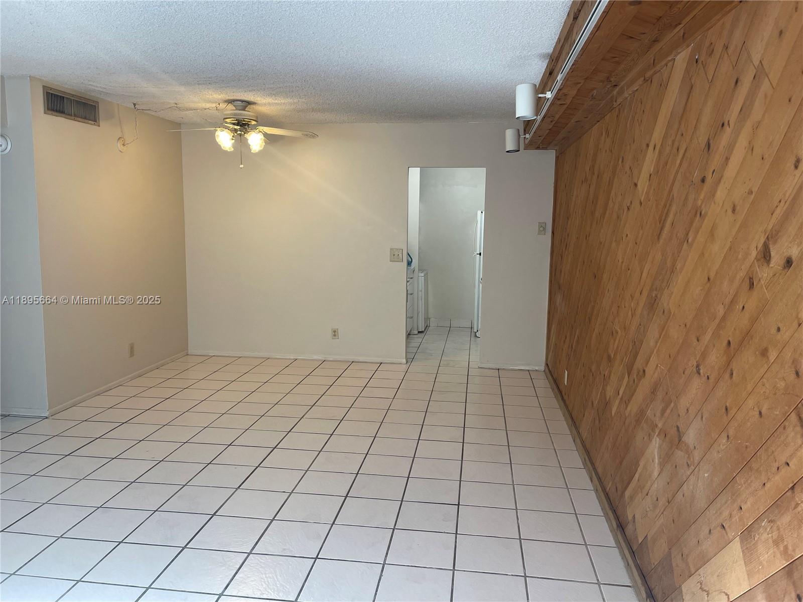 ORANGE TREE OF CORAL SPRI - Residential Lease