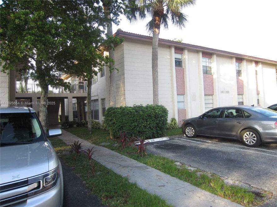 Discover comfortable living in this bright 2-bedroom, 2-bathroom condominium, perfectly situated in the heart of Coral Springs. You'll love the prime location on Royal Palm Boulevard, placing you just minutes from top-rated schools, the Coral Square Mall, diverse dining options, and beautiful nearby parks. Come see for yourself why this is the perfect place to call home.
Schedule your private viewing today and experience the best of Coral Springs living!