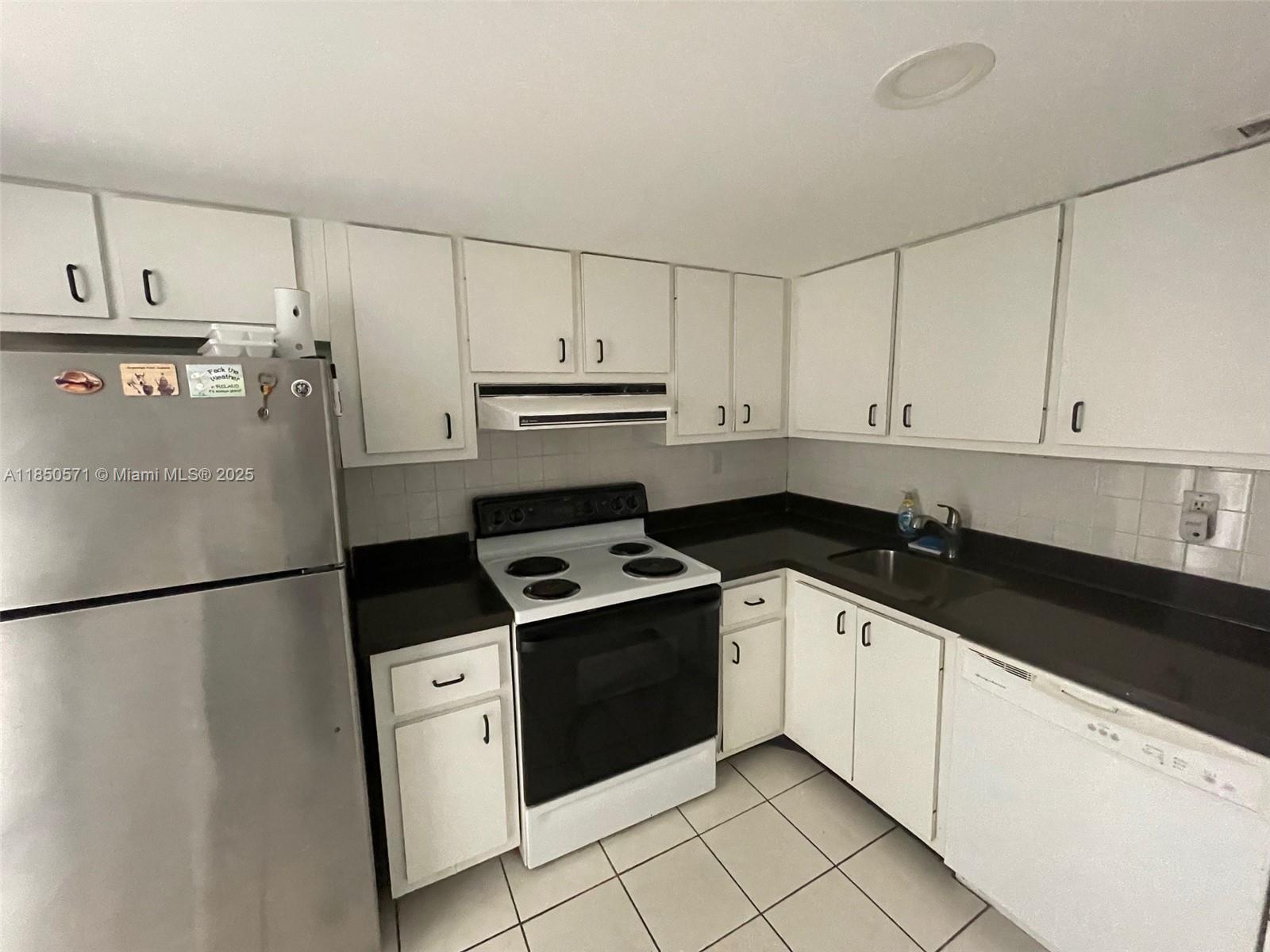 5838 Collins Ave 5H