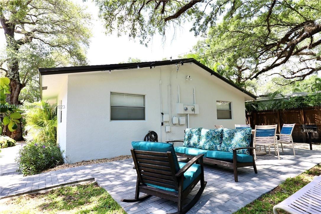 Spacious 3 bedroom 2 bath unit, Each bedrooms is large enough to fit a king size bed. Unit has all tile floors and kitchen has new stainless steel appliances. New AC. Units share laundry facilities. Parking for 2 cars. This Unit benefits from having access to back yard which has door to community park in the rear, rent includes access to shield for storage. Property is adjacent to park with children's playground. Close to cruise port, airport, Safe Harbor Marina, Beaches, shopping and dining.
