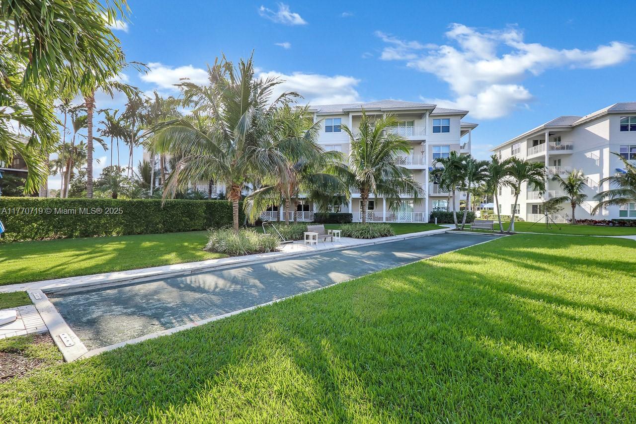 Bay Colony - Residential