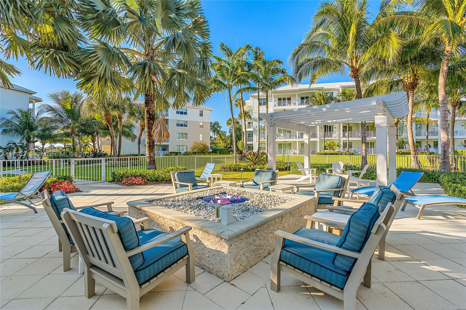 Bay Colony - Residential