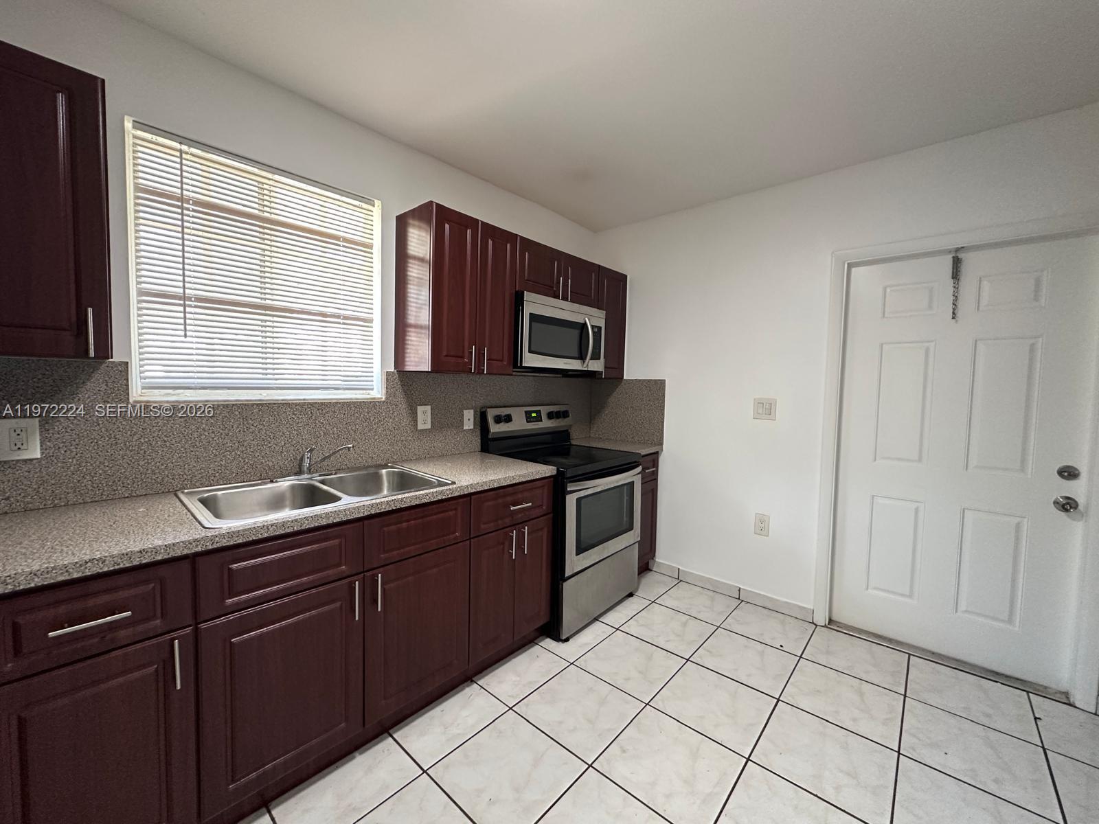 PYTHIAS PARK - Residential Lease