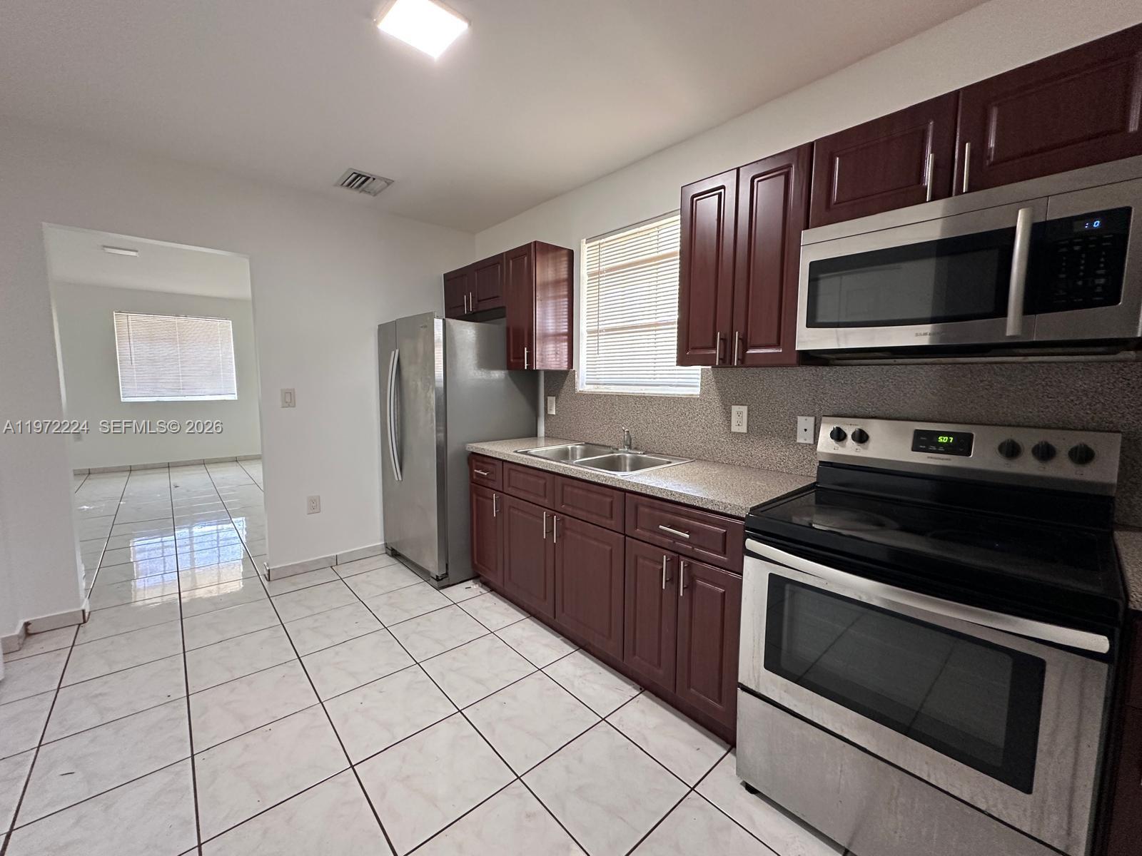 PYTHIAS PARK - Residential Lease