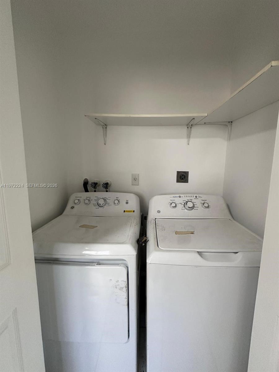 PYTHIAS PARK - Residential Lease